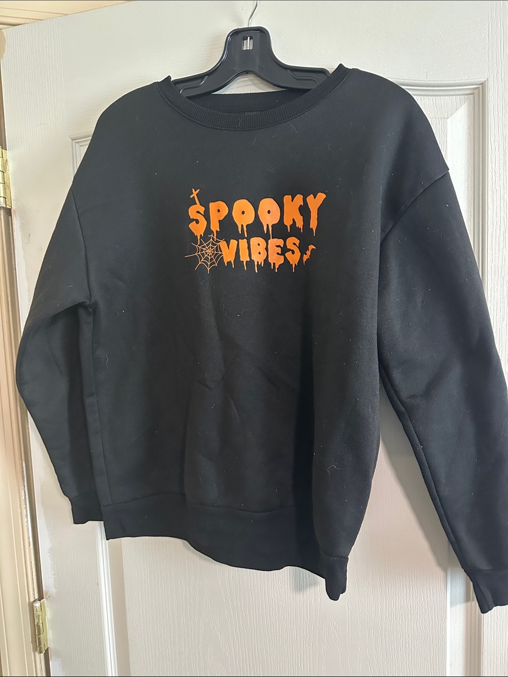 HALLOWEEN Black ' Spooky Vibes' Graphic Sweatshirt L